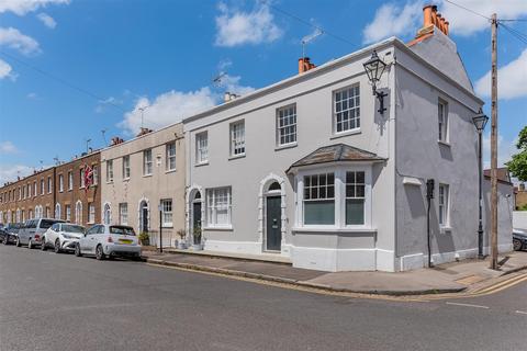 56b Grove Road, Windsor, SL4 1HS
