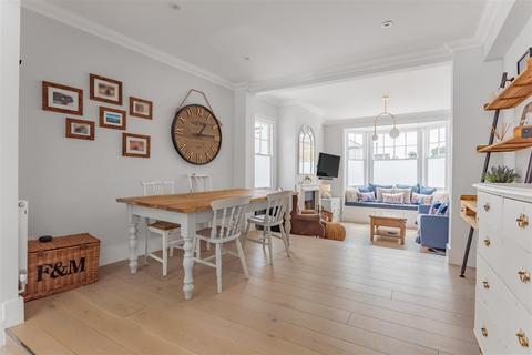 56b Grove Road, Windsor, SL4 1HS