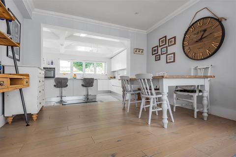 56b Grove Road, Windsor, SL4 1HS