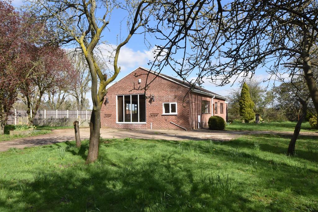 Hargon Lane, Winthorpe, Newark 3 bed detached bungalow for sale £310,000