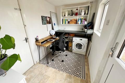 39 Chalcombe Avenue, Northampton, NN2 8LB