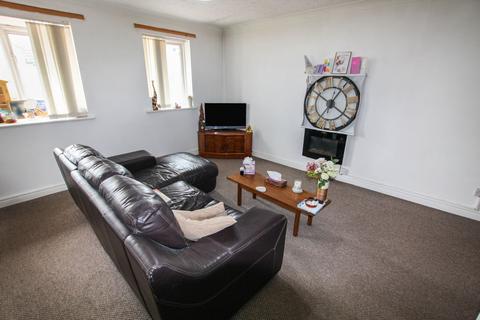 2 bedroom flat for sale, Saronie Court, Prestatyn, Denbighshire LL19 9NJ