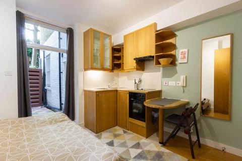 Studio to rent, Gloucester Street, Pimlico, London, SW1V