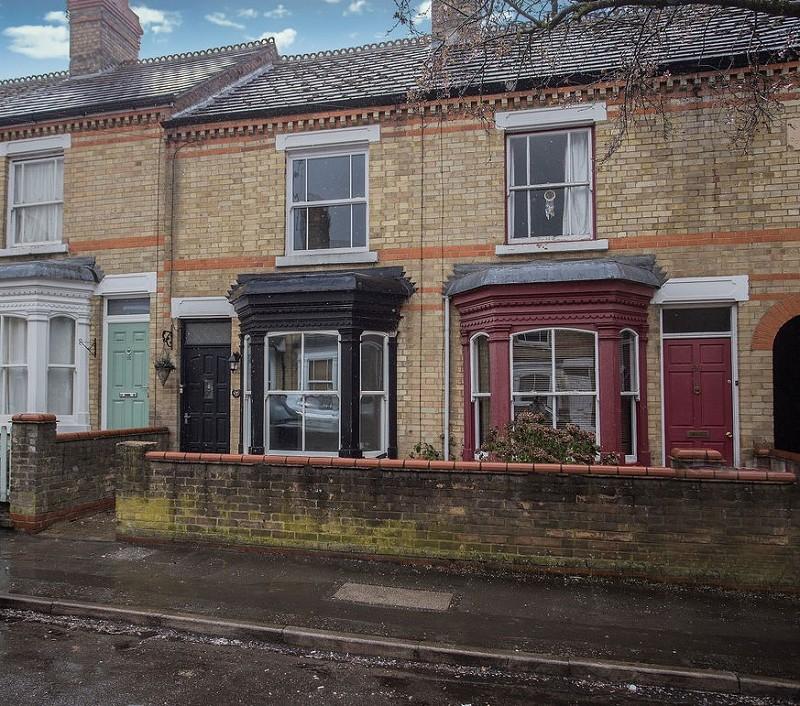 Queens Road, Fletton, Peterborough, Cambridgeshire. PE2 8BS 2 bed