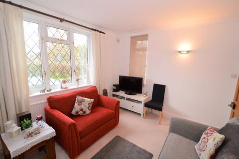 8 Park View, Bagshot, GU19 5HH