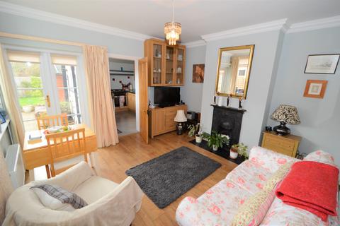 8 Park View, Bagshot, GU19 5HH