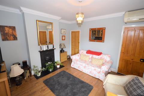 8 Park View, Bagshot, GU19 5HH