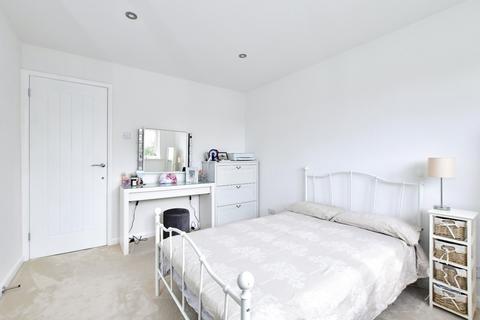 69 Furtherfield, Abbots Langley, WD5 0PN