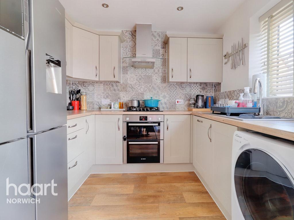 Taylors Square, Poringland 2 bed semidetached house for sale £250,000
