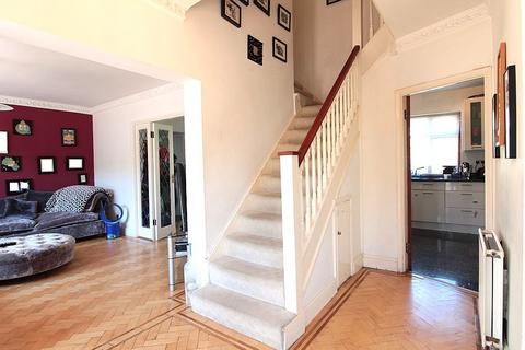 49 Robin Hood Lane, London, SW15 3PX