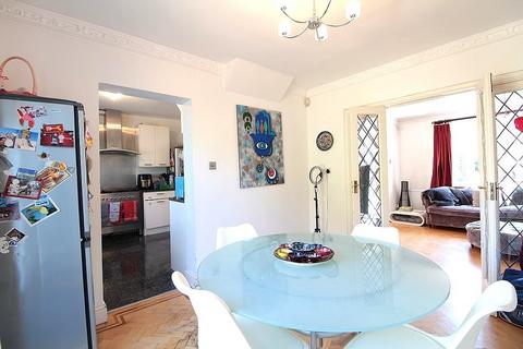 49 Robin Hood Lane, London, SW15 3PX