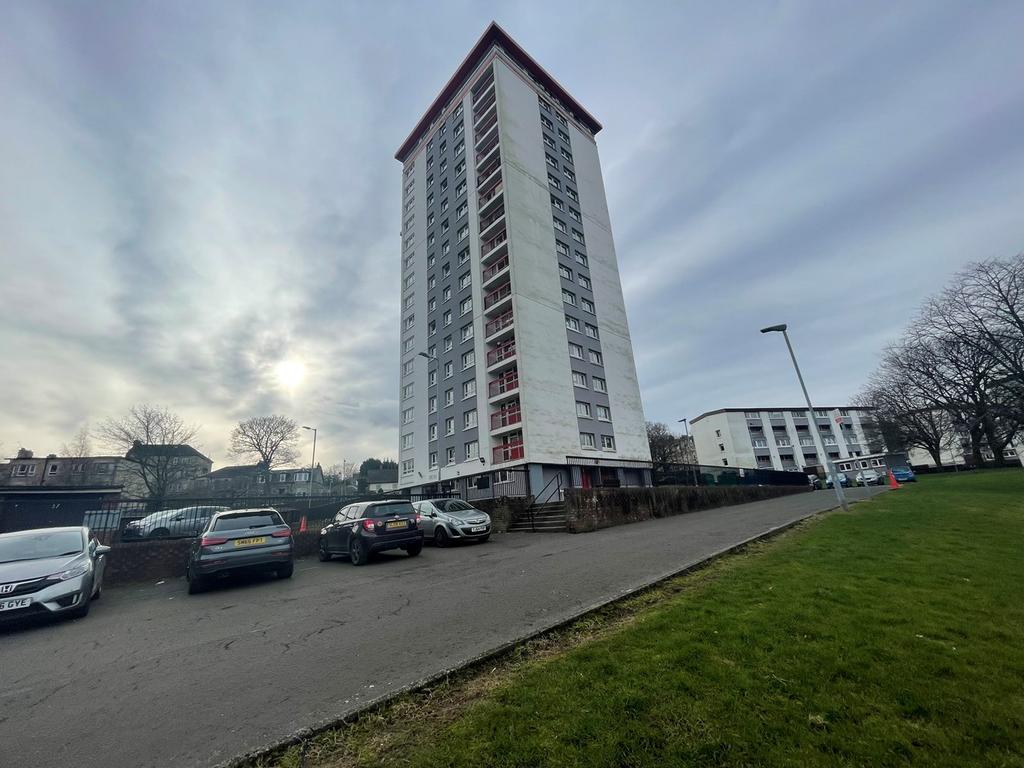 Calside Court, Paisley PA2 2 bed flat £50,000