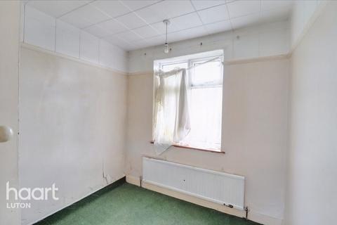 1 Chandos Road, Luton, LU4 8EX