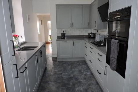 32 Bonllwyn, Ammanford, SA18 2EF