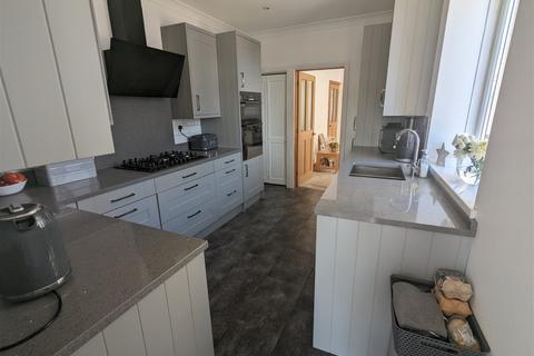 32 Bonllwyn, Ammanford, SA18 2EF