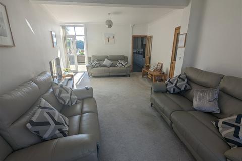 32 Bonllwyn, Ammanford, SA18 2EF