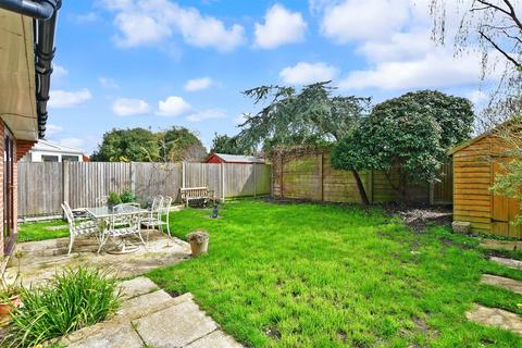 3 bedroom link detached house for sale - Copperfields, Lydd, Kent