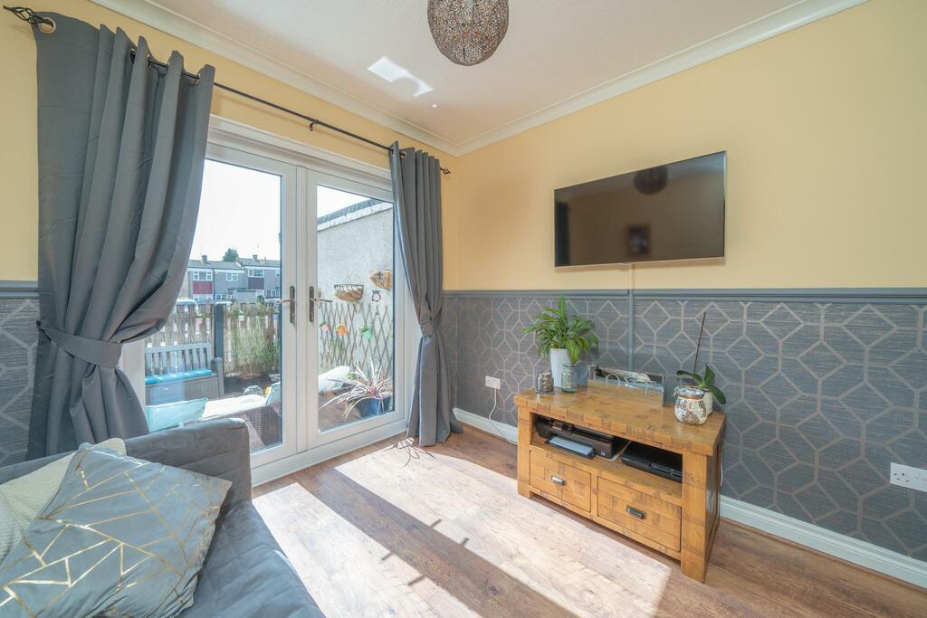 Sitting Room/Dining Room