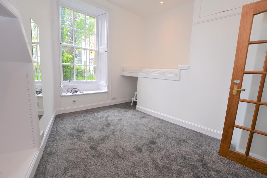 Apartment in Edinburgh - View 4
