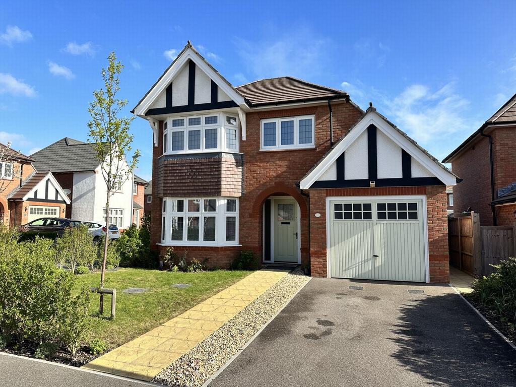 Lapwing Close The Copse Ex7 3 Bed Detached House For Sale £449 950