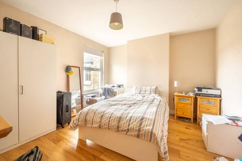 2 bedroom flat to rent - Radbourne Road, Balham, London, SW12