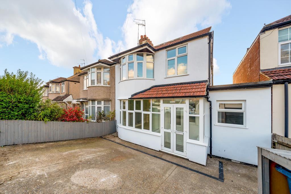 Stanmore, Middlesex, HA7 4 bed semidetached house for sale £750,000