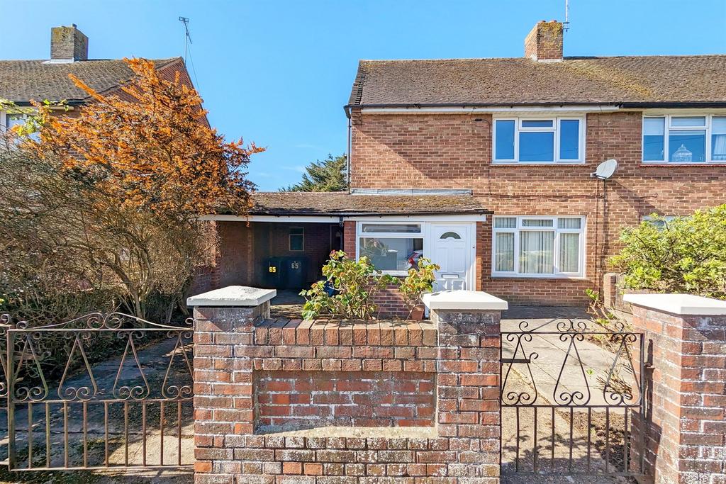Battens Way, Havant, PO9 3 bed semidetached house for sale £300,000