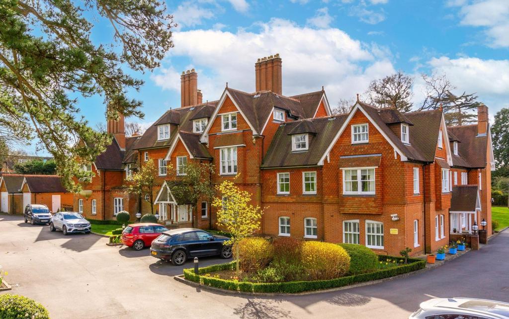 Wray Common, Wray Coppice Oaks Road Wray Common, RH2 2 bed apartment