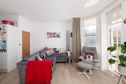 Flat 1, Wray Coppice Oaks Road, Reigate, RH2 0LE