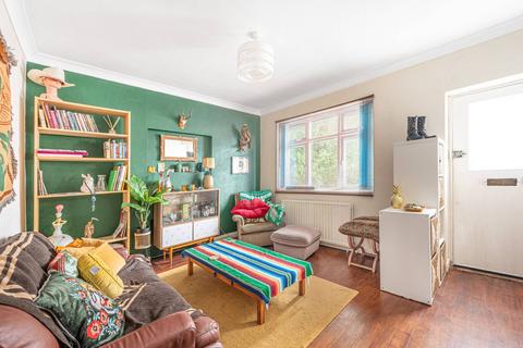 17 Stanhope Road, London, N12 9DX