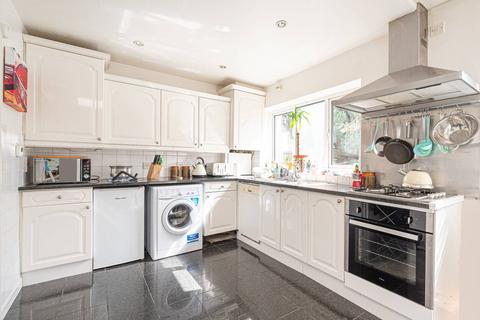 17 Stanhope Road, London, N12 9DX