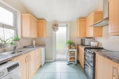 7 bedroom house to rent - Cann Hall Road, Leytonstone, London, E11