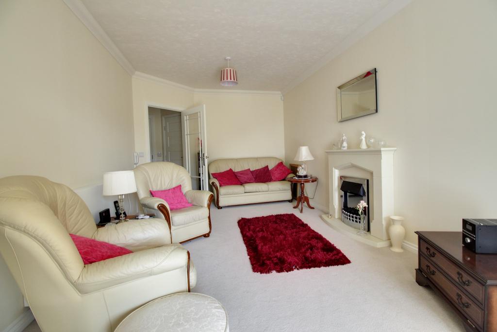 APSLEY LODGE, WATERLOOVILLE 1 bed retirement property for sale £190,000