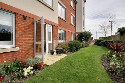 1 bedroom retirement property for sale, APSLEY LODGE, WATERLOOVILLE