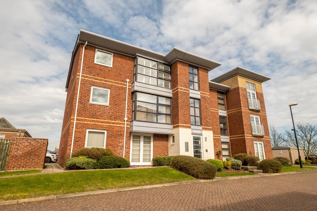 Bailey Avenue, Lytham St. Annes, FY8 2 bed apartment for sale £195,000