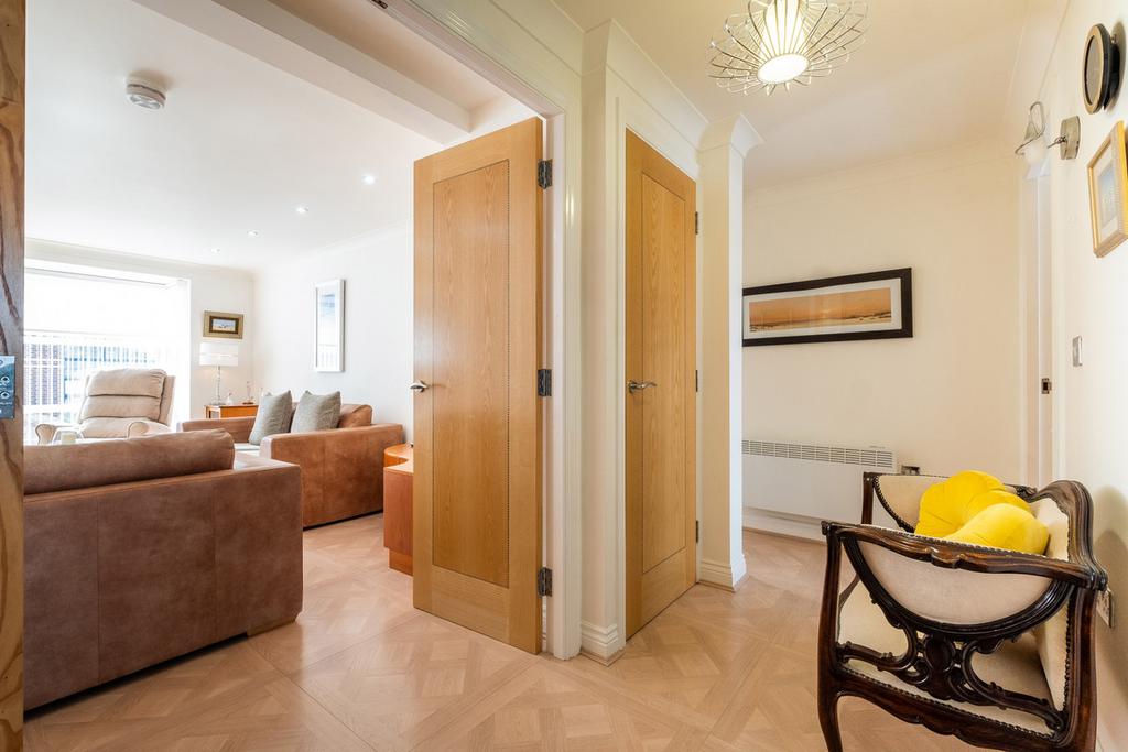 Bailey Avenue, Lytham St. Annes, FY8 2 bed apartment for sale £195,000