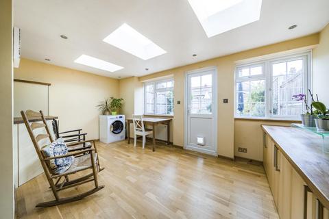 51 Arrol Road, Beckenham, BR3 4NX