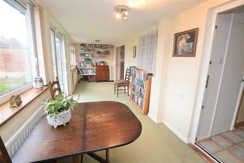 1 Maple Close, Market Drayton, TF9 1NT