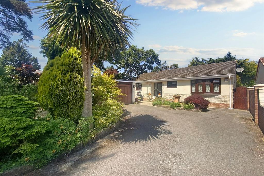 St Ives 3 bed detached bungalow for sale £525,000