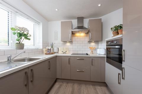 2 bedroom apartment for sale - Austen Lodge, London Road, Basingstoke, Hampshire, RG21 4FQ