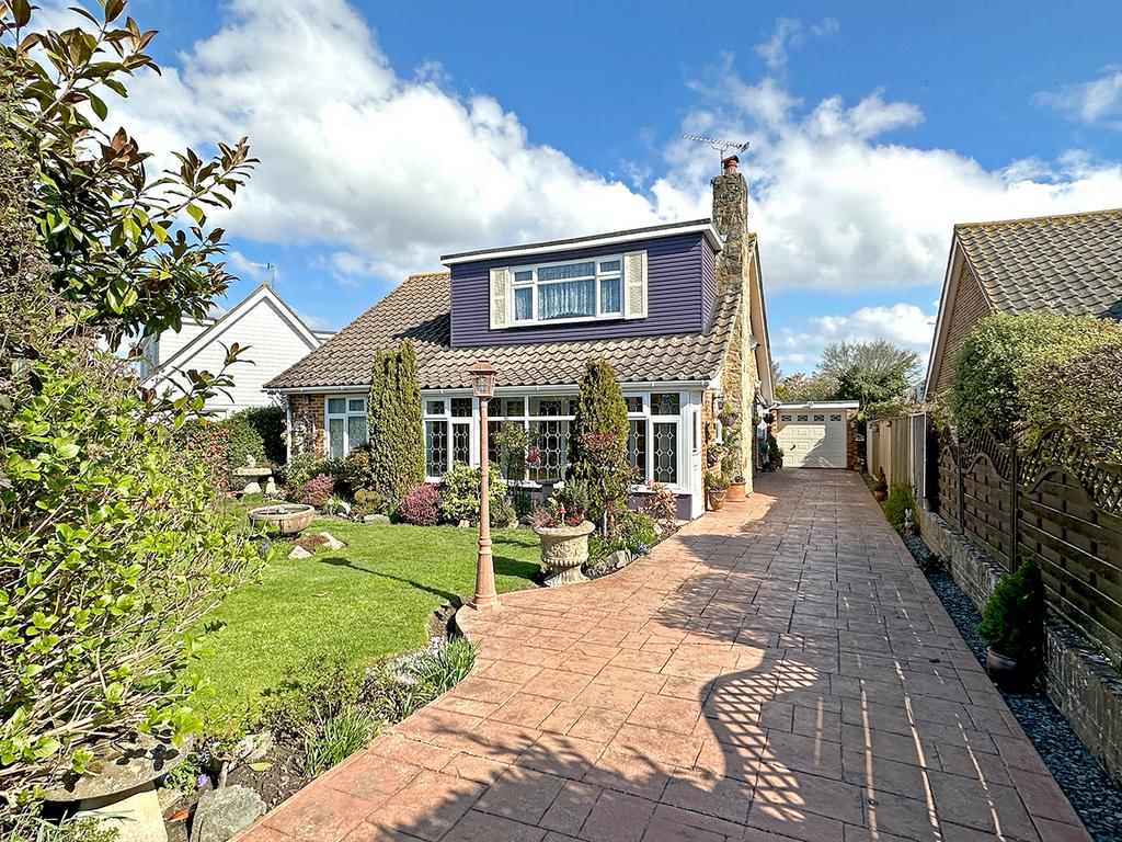 Apple Grove, Aldwick Bay Estate, Bognor Regis, West Sussex PO21 3 bed