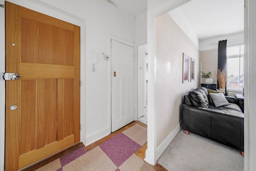 Westmount Road, Eltham 1 bed flat for sale £239,950