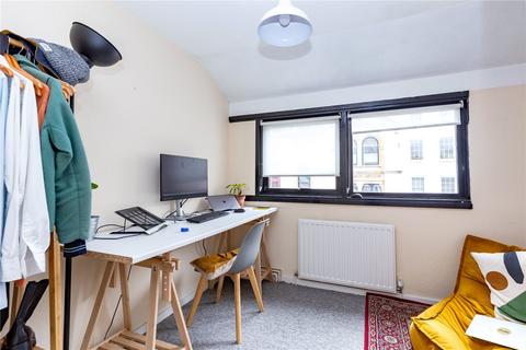 84 High Kingsdown, Bristol, BS2 8ER