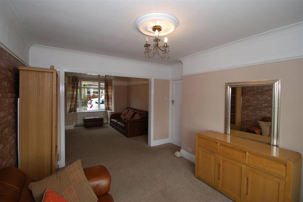 Blenheim Road, Barnsley, S70 6AX 3 bed semidetached house £800 pcm (£185 pw)