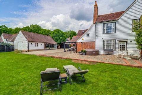 5 bedroom detached house for sale, Brentwood Road, Herongate, CM13