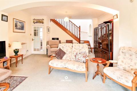 19 The Chase, Ickenham, Uxbridge, UB10 8SS