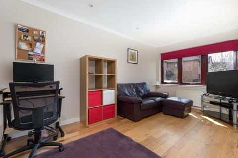 115 Braidpark Drive, Giffnock, Glasgow, G46 6LY