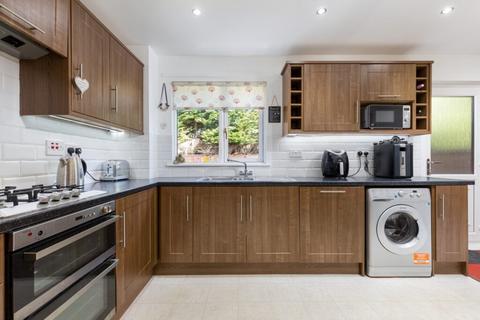 115 Braidpark Drive, Giffnock, Glasgow, G46 6LY