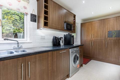 115 Braidpark Drive, Giffnock, Glasgow, G46 6LY