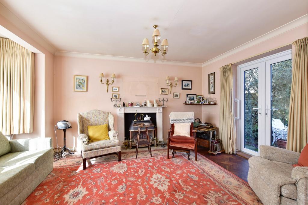 Blacketts Wood Drive, Chorleywood... 3 bed detached house £1,000,000